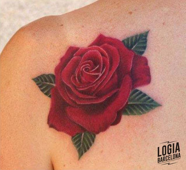 tatuaje de rosa roja - Logia Barcelona