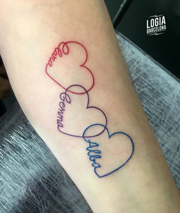 tatuajes faciles corazones con nombre