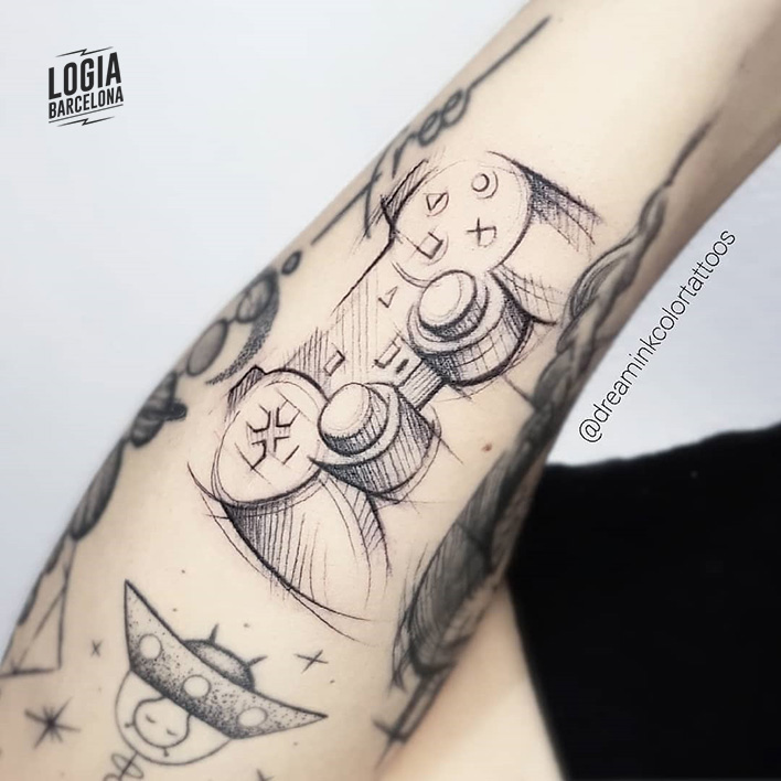 tatuaje_brazo_pad_gamer_dreamink_logia_barcelona