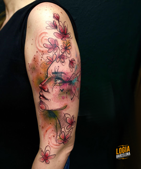 tatuaje brazo retrato flores trazo color logia barcelona damsceno
