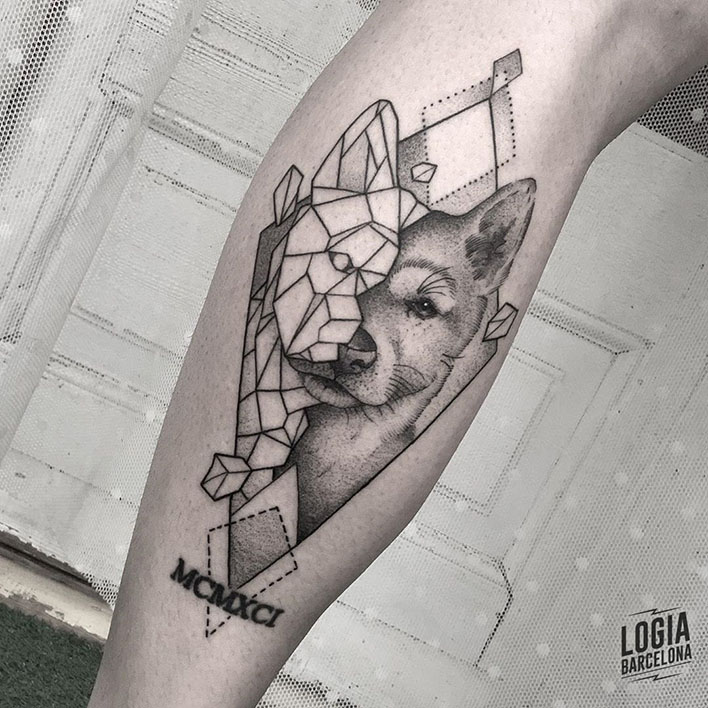 tatuaje perro blackwork Logia_Barcelona