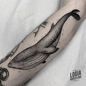 blackwork tattoo - ballena - Logia Barcelona 