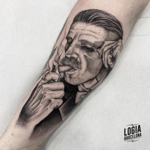 blackwork tattoo - spiderman Jameson - Logia Barcelona     