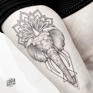 dotwork tattoo - elefante - Logia Barcelona 