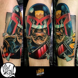 tatuaje-judge-dredd-brazo-logia-barcelona-maxi-pain 