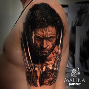 tatuaje-lobezno-hombro-logia-barcelona-malena 