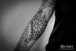 tatuaje-brazo-mandala-logiabarcelona-beve-4    