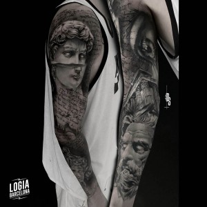 tatuaje_brazo_estatuas_griegas_logiabarcelona_doows