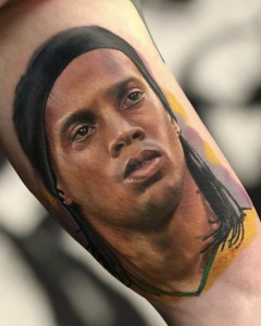 tatuajes_realistas_color_ronaldinho_futbol