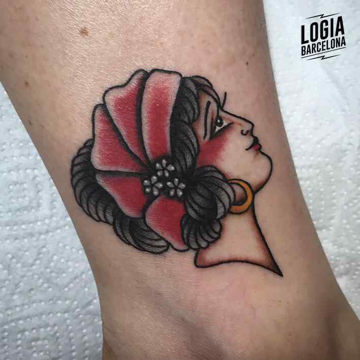 tatuaje old school mujer gitana fran ruina logia barcelona