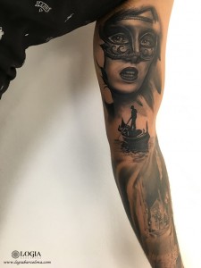tatuaje-mujer-venecia-retrato-logia-barcelona-grego