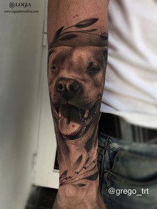 tatuaje-perro-retrato-logia-barcelona-grego