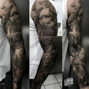 tatuaje_brazo_kraken_logiabarcelona_henrique