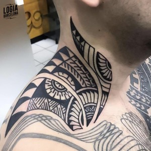 tatuaje_cuello_maori_logiabarcelona_henrique