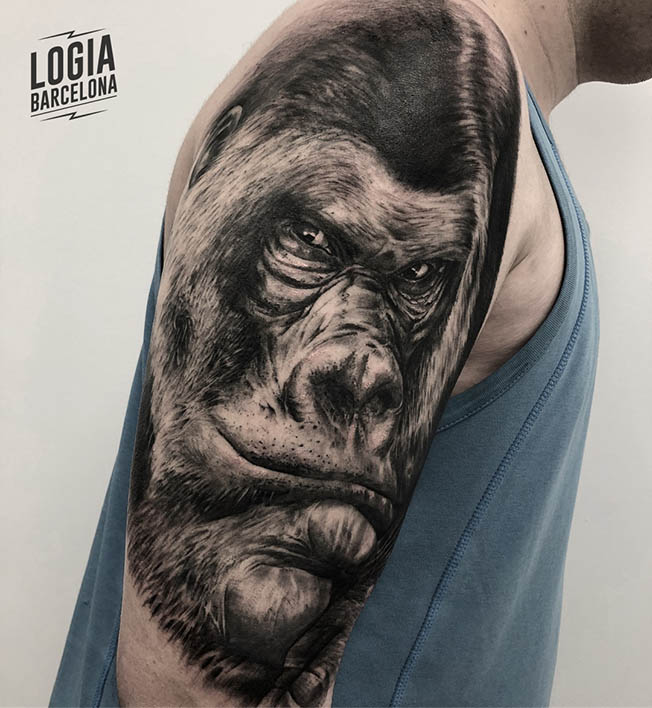 Tatuaje realista Gorila Retrato Brazo Logia Barcelona