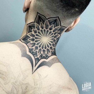 tatuaje_mandala_geometrico_cuello_logiabarcelona_jhonny