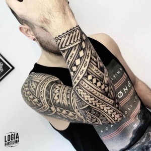 tatuaje_tradicional_brazo_completo_logiabarcelona_jhonny