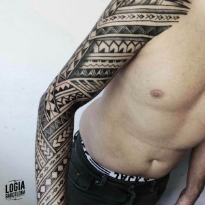 tatuaje_tradicional_brazo_manga_logiabarcelona_jhonny