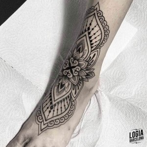 tatuaje_tradicional_pie_logiabarcelona_jhonny