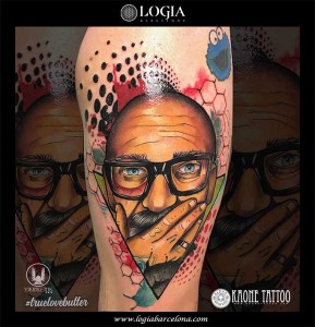 tatuaje-pierna-hombre-retrato-logia-barcelona-kaone   