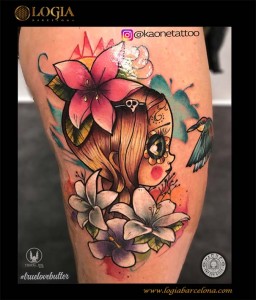 tatuaje-pierna-muñeca-flores-logia-barcelona-kaone     