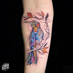 tatuaje_brazo_pajaro_azul_logiabarcelona_kathycaboom