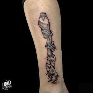 tatuaje_pierna_africana_logiabarcelona_kathycaboom