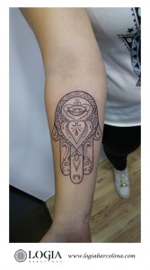 tatuaje-antebrazo-mandala-logiabarcelona-luana-xavier 