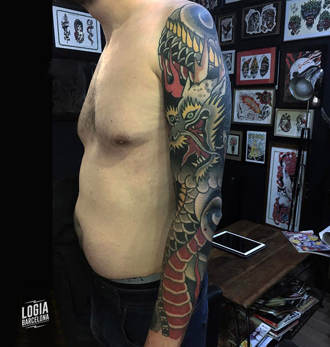 tatuaje_japones_dragon_brazo_hombro_lelectric_Logia_Barcelona