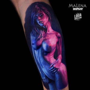 tatuaje_brazo_desnuda_malena_logia_barcelona