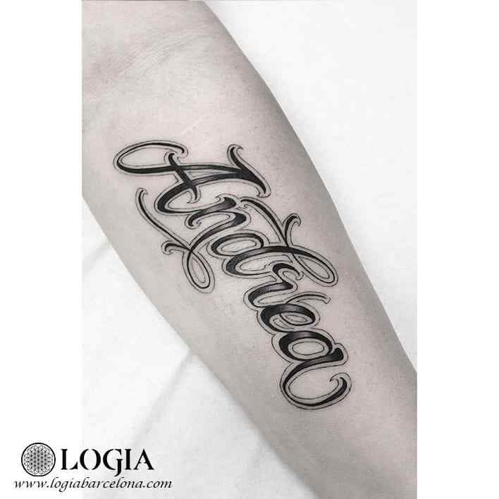 tatuaje lettering nombre antebrazo moskid logia barcelona