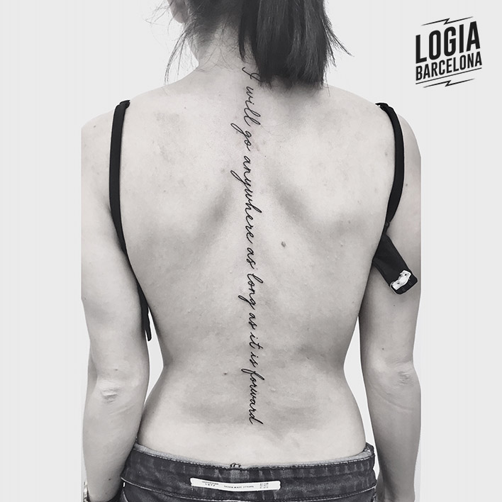 tatuaje frase lettering espalda logia barcelona