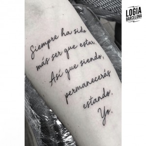 tatuaje-brazo-lettering-logia-barcelona-moskid