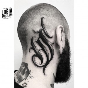 tatuaje-cabeza-lettering-siglas-logia-barcelona-moskid     