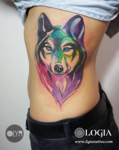 Tatuaje-watercolor-lobo-brazo-logia-tattoo-Olya 