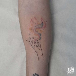 tatuaje_brazo_mano_magia_logiabarcelona_pitus