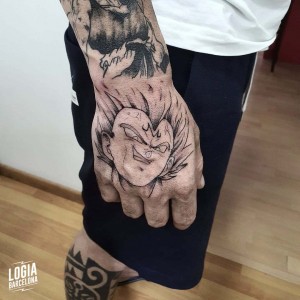 tatuaje_mano_dragonball_logiabarcelona_pitus