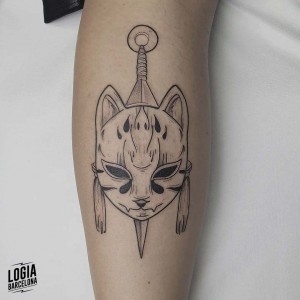 tatuaje_pierna_mascara_japonesa_logiabarcelona_pitus