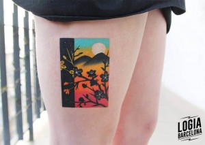 tatuaje_pierna_plantas_flores_montañas_luna_color_logia_barcelona_polyc 