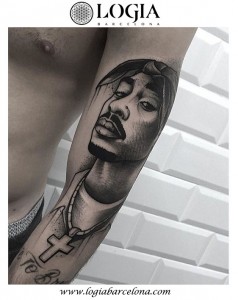 tatuaje-brazo-retrato-Logia-Barcelona-Snot 