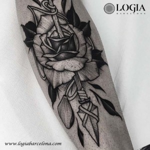 tatuaje-gemelos-flores-Logia-Barcelona-Snot 