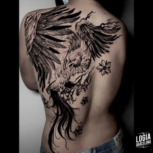 tatuaje_espalda_aguila_logiabarcelona_sulsu