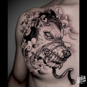 tatuaje_pecho_lobo_logiabarcelona_sulsu