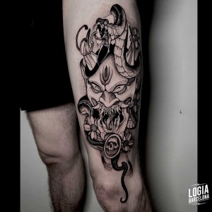 tatuaje_pierna_demonio_logiabarcelona_sulsu