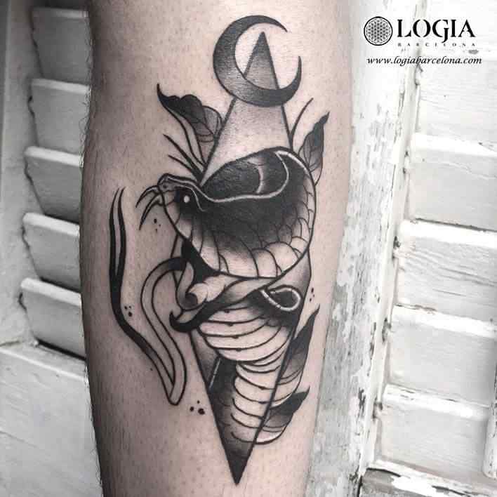 tattoo serpiente tatuador Victor Dalmau Logia Barcelona