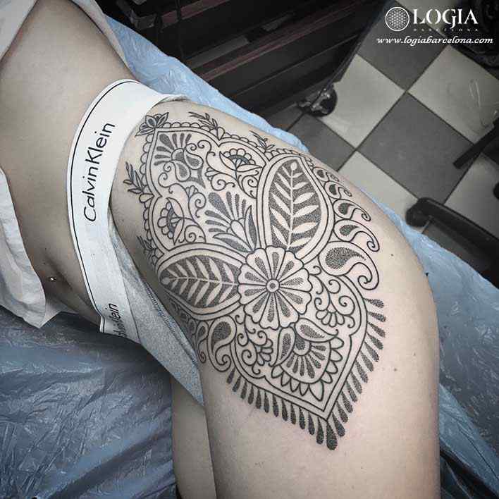 tatuaje sensual ornamental Logia Barcelona