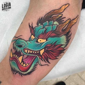 tatuaje_dragon_japones_brazo_yer_tattoo_logia_barcelona 