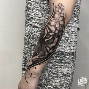 tatuaje_brazo_tigre_logiabarcelona_javier_jas      